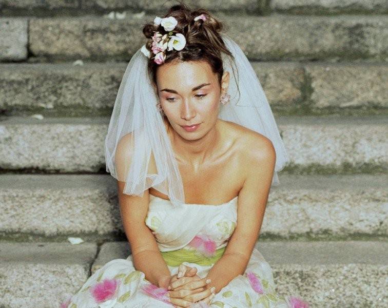 امرأة يرفض كل رجل أن تكون عروسه.. من هي؟