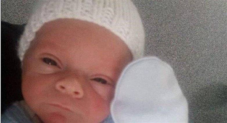 صورة لطفلة حديثة الولادة اجتاحت الانترنت.. لماذا؟