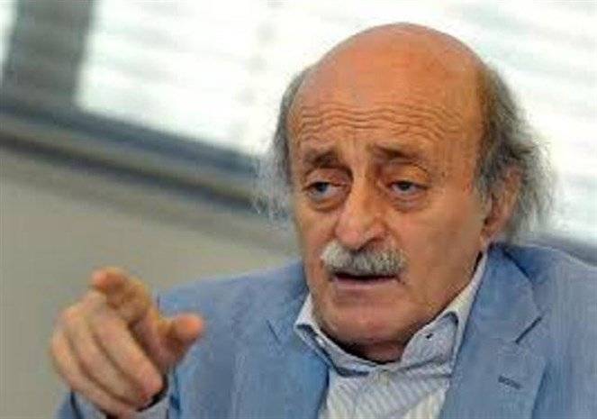 بالصورة - جنبلاط يكشف عن طريق قصر بعبدا!