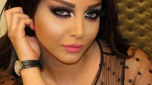رولا يموت ولعتها... "عارية ولا مش عارية جسمي وحرة فيه"!