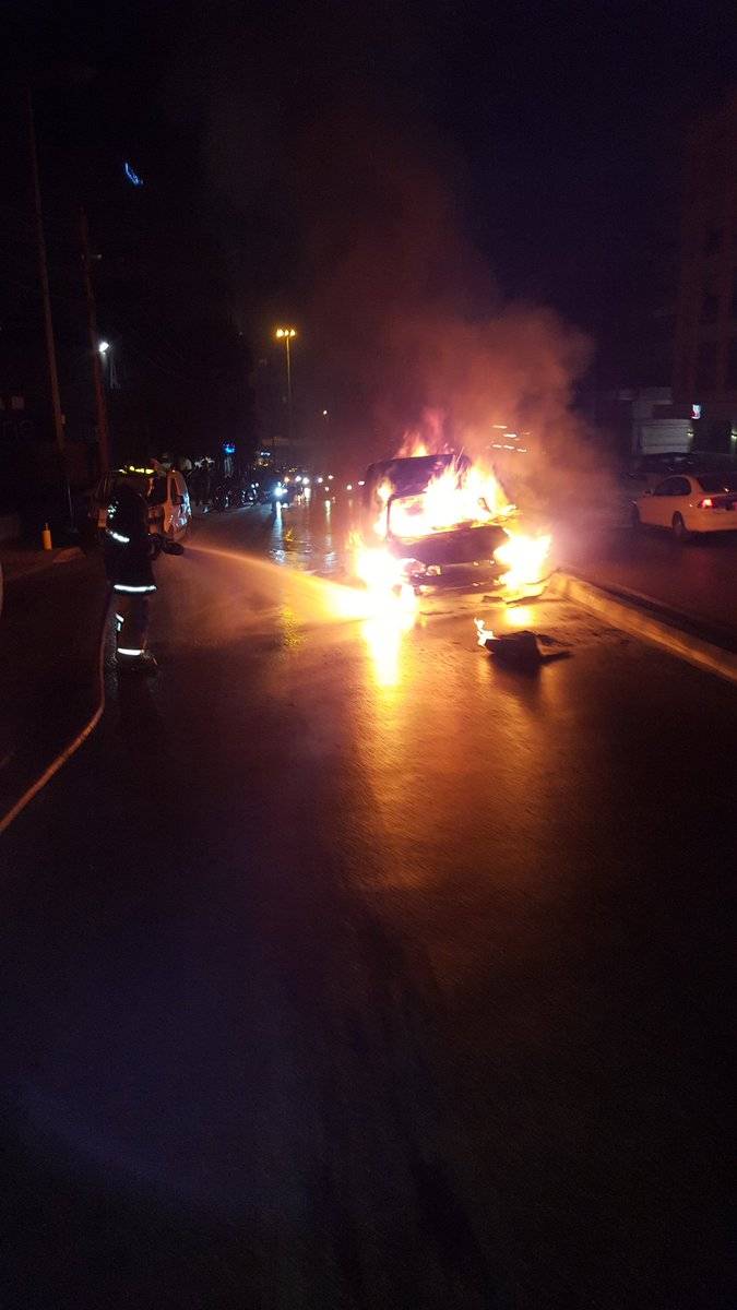 عملت عناصر من الدفاع المدني  على اخماد حريق اتى على سيارة من نوع رابيد في سن الفيل.