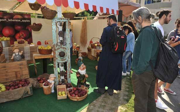 جامعة الروح القدس تدعم إنتاج التفاح
وبلديّات المتن تعلن عن شراء 200 طن