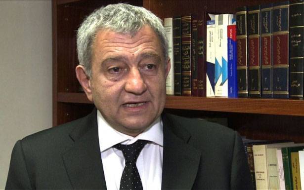 عازوري علّق مهامه الدفاعيّة عن القذافي
محامي عائلة الصدر: الأصول القانونيّة ستطبق