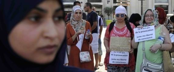 طُردت من عملها بسبب الحجاب.. فماذا حدث لصاحب العمل؟!