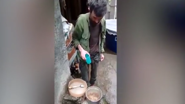 العثور على رجل برازيلي ربطه أبوه وزوجته في غرفة مُظلمة لـ20 سنة