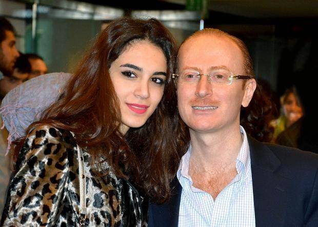 بعد تكذيبه الخبر:زوجة مصطفى الخاني تصر