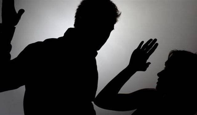 عضّ زوجته فنال 30 جلدة.. بحضورها
