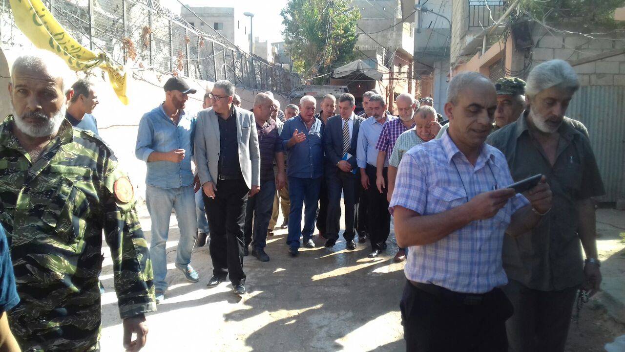 المدير العام للاونروا جال في مخيم عين الحلوة متفقدا