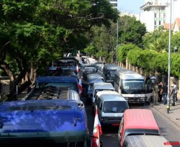 وصول مسيرة اتحاد النقل البري الى مقر وزارة الداخلية