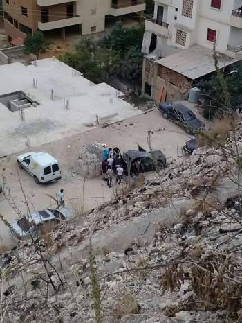 سقوط سيارة في وادي الفوار على طريق القبة زغرتا ونجاة صاحبها
