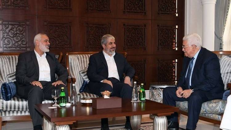 عباس ومشعل وهنية يبحثون المصالحة الفلسطينية