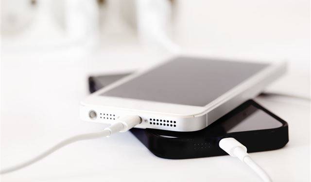 فيديو- كيف تشحن هاتف iPhone بشكل أسرع عن المعتاد؟