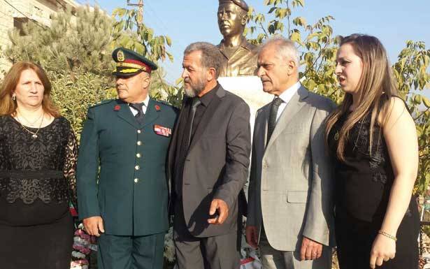 إزاحة الستار عن نصب الشهيد الحكيم في عاليه
ترّو مُمثلاً قهوجي : ثقتكم بالمؤسّسة العسكريّة
حافزاً لمواصلة مُهمّاته الدفاعيّة