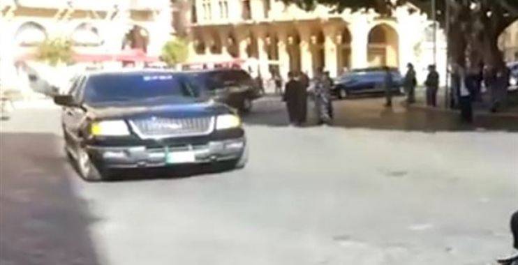 بالفيديو .. وصول موكب الحرس الجمهوري إلى ساحة النجمة
