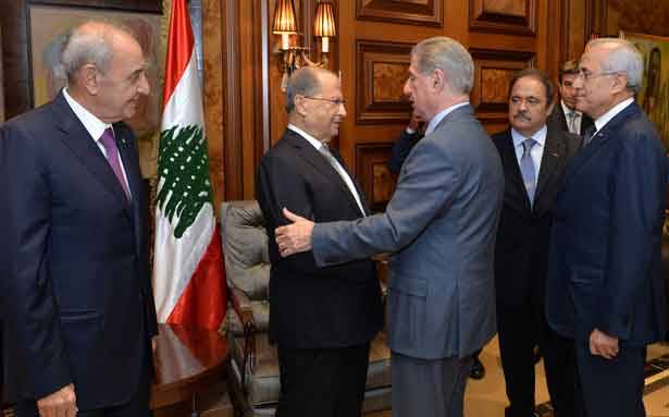 التهاني في مجلس النواب... وخلوة بين عون وبرّي