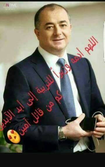 بالصور: "محبوب الطلاب" مطالَب أن يبقى وزيراً..