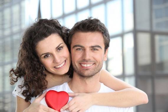 ما الذي يدفع الرجل للتعلق بالمرأة؟
