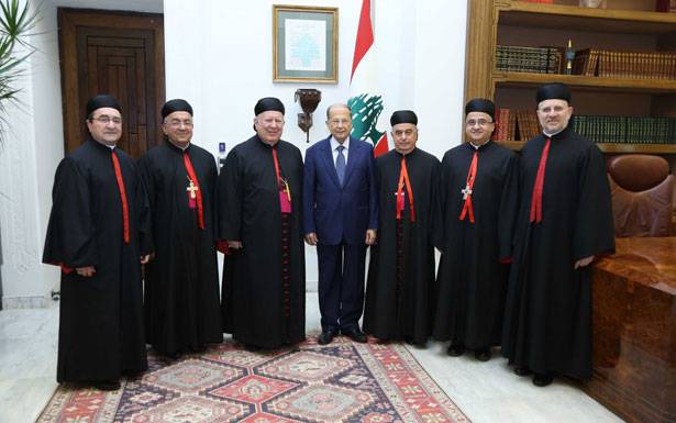 تلقى اتصالات وبرقيّات محليّة وعربيّة ودوليّة مُهنّئة
عون عرض وضع المؤسّسة العسكريّة مع قهوجي
مطارنة مُوفدين من الراعي : أكّدنا وقوفنا معه