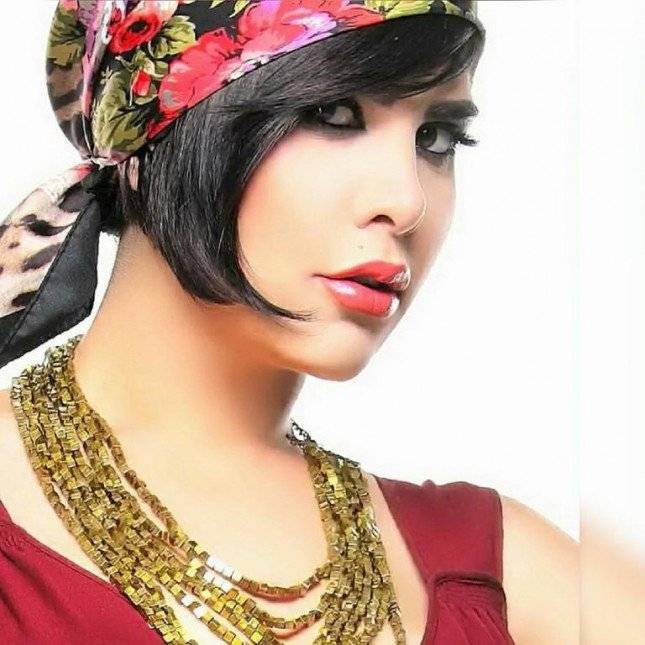 هذه المطربة تقول: الوسط الفني مليء بالحمقى والمنافقين والجبناء