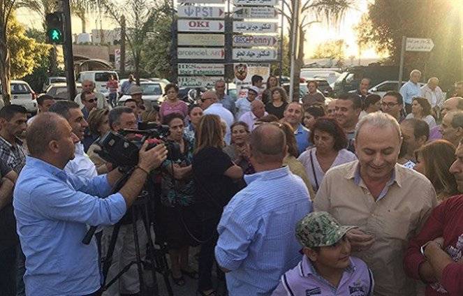 اعتصام لأهالي جسر الباشا بسبب انقطاع المياه منذ أكثر من 3 أشهر!