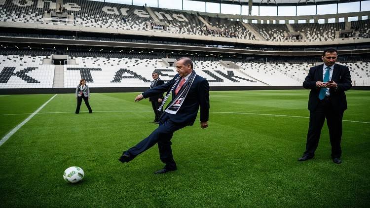 أردوغان: لا أملك الوقت للعب كرة القدم