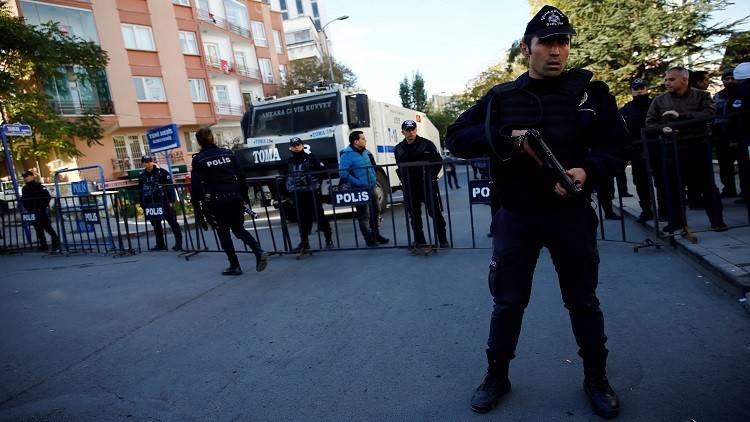 أنقرة توقف 11 نائبا عن حزب مؤيد للأكراد وأوروبا تحتج