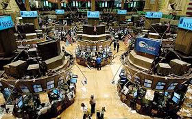 الخوف من فوز ترامب يُكلّف الدولار أسوأ أداء له في 12 أسبوعاً
السعوديّة تلوّح برفع إنتاج النفط لمواجهة إيران وبرنت يُواصل انخفاضه