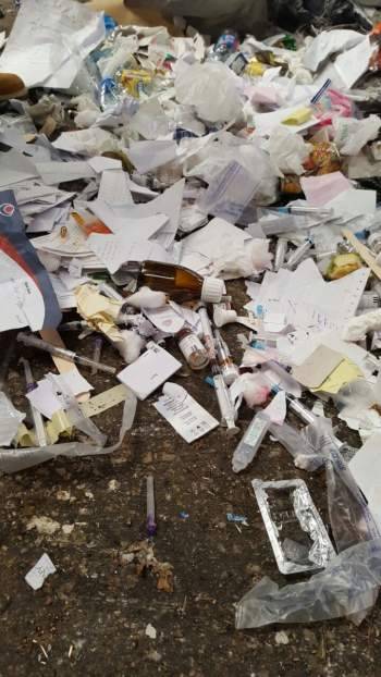 مطر: ضبط شاحنتين محملتين بكمية من النفايات الطبية داخل معمل فرز الكفور