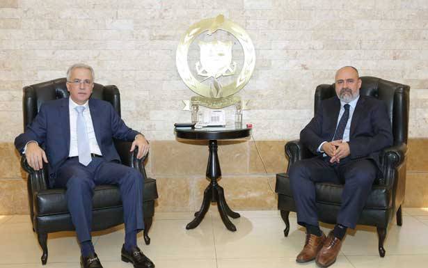 خطّار تباحث مع بطحيش
تدعيم قدرات الدفاع المدني