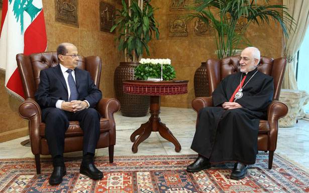 عون التقى بطريرك الأرمن الكاثوليك ومعوض
وعرض الوضع القضائي مع فهد وحمود
