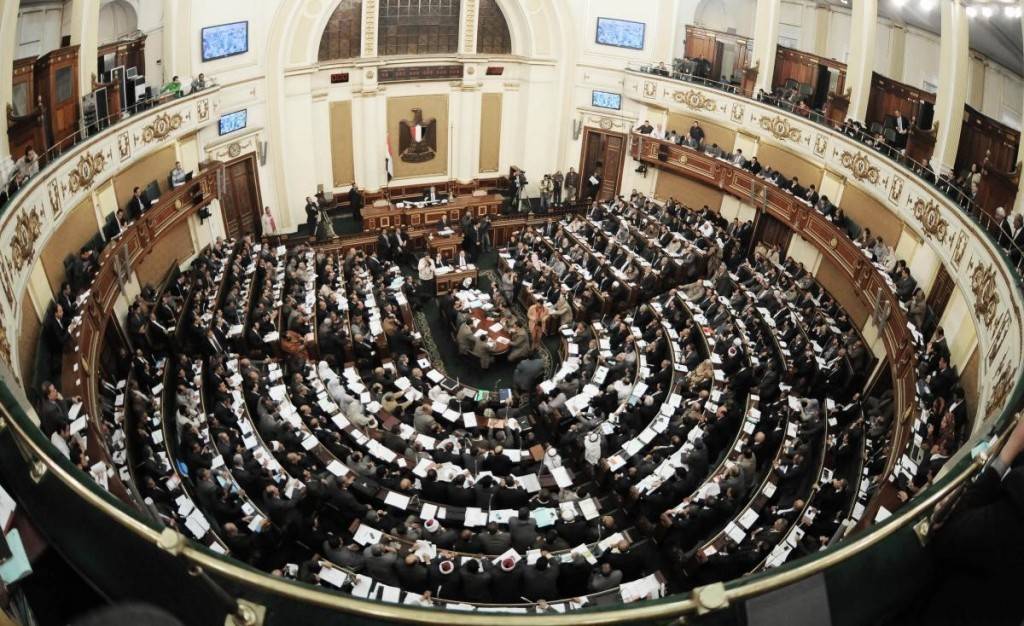 الحريري يطالب بالتنازل عن الحصانة… والتحقيق معه