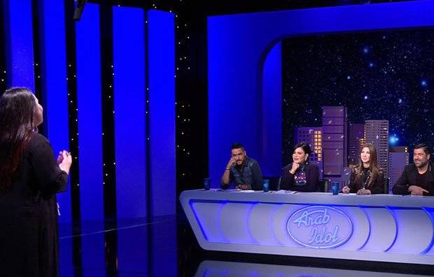 فيديو- متسابقة في برنامج اراب ايدول تتعرض لهجوم عنيف!
