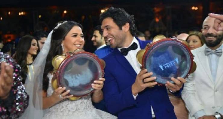 هذه هي الصورة التي أحرجت دنيا سمير غانم في حفل زفاف شقيقتها ايمي!