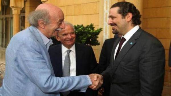 جنبلاط على مأدبة عشاء الحريري في بيت الوسط
