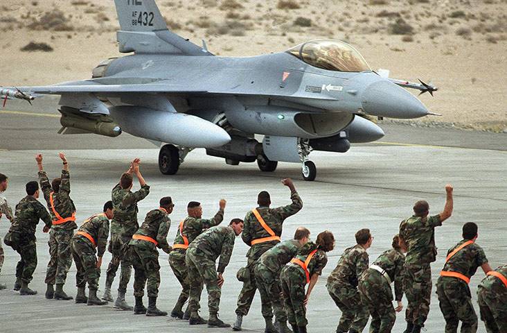 سقوط مقاتلتين اف 18 اميركيتين