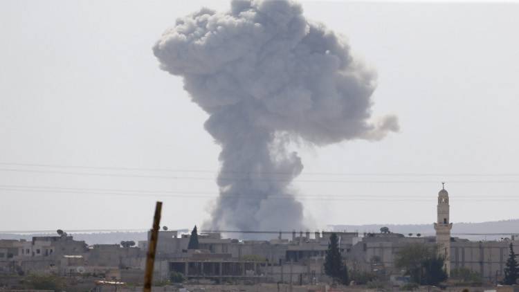 مقتل أكثر من عشرين شخصا بينهم سبعة أطفال في غارة للتحالف الدولي على الرقة