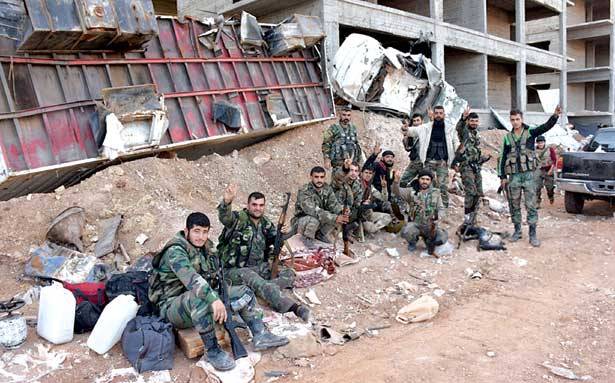 الجيش السوري يتقدم غربي حلب
والتحالف يقتل 20 مدنيا بالرقة