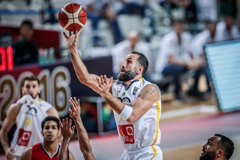 الخطيب مع الحكمة في البطولة العربية