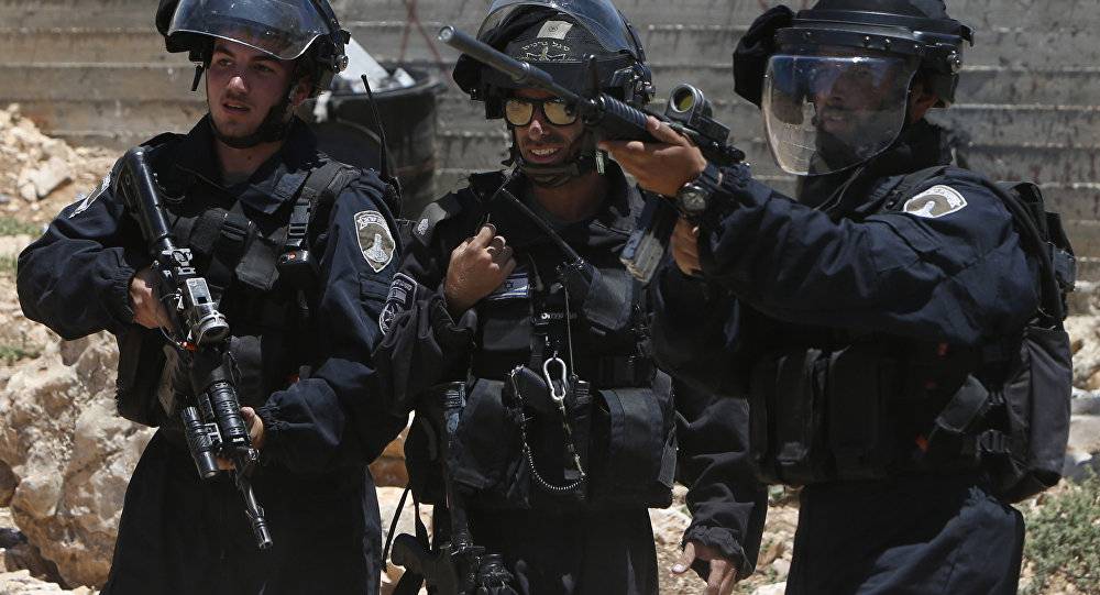السلطات الإسرائيلية تخلي منازل فلسطينيين بالضفة الغربية