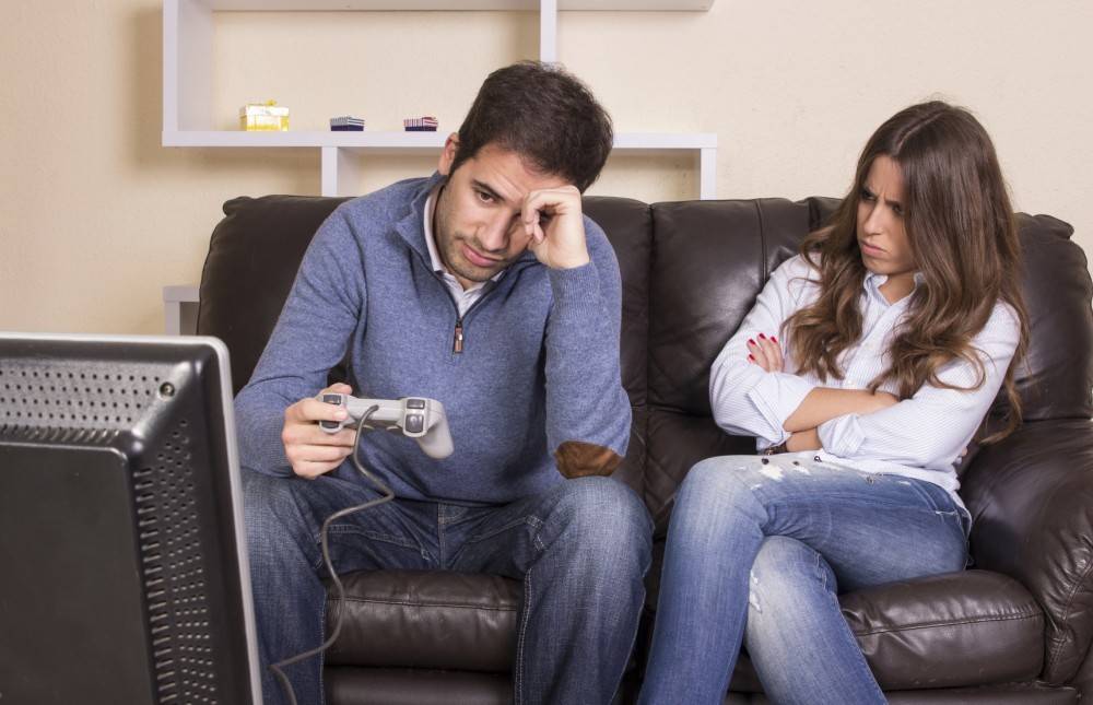إحذري هذه الرجل ولا تفكّري بالارتباط بهم يوماً!