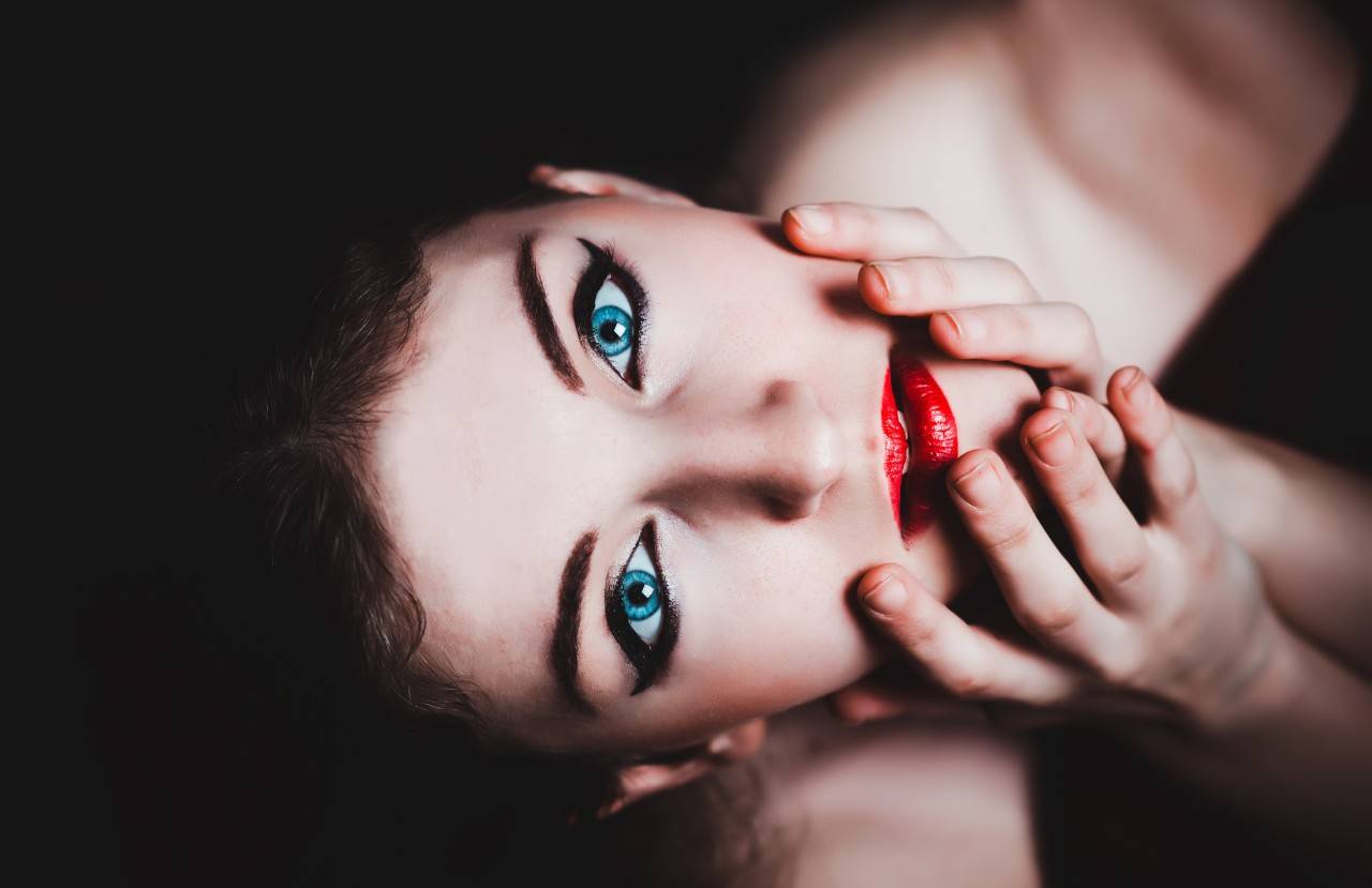 أُغرمت بـBad boy وتروي قصتها.. هل يبدو ما حصل معها مألوفاً؟