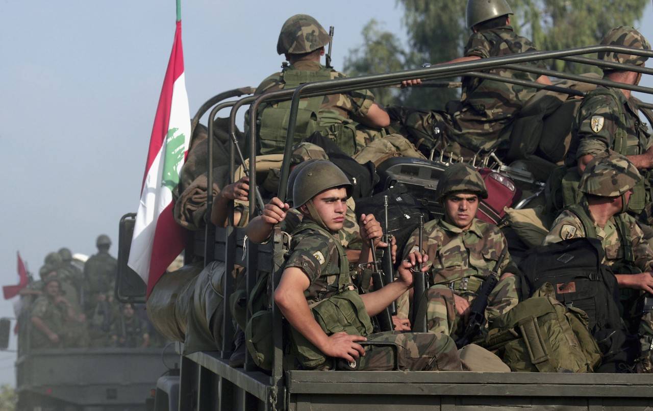 اصابة 18 عسكري في الجيش اللبناني...