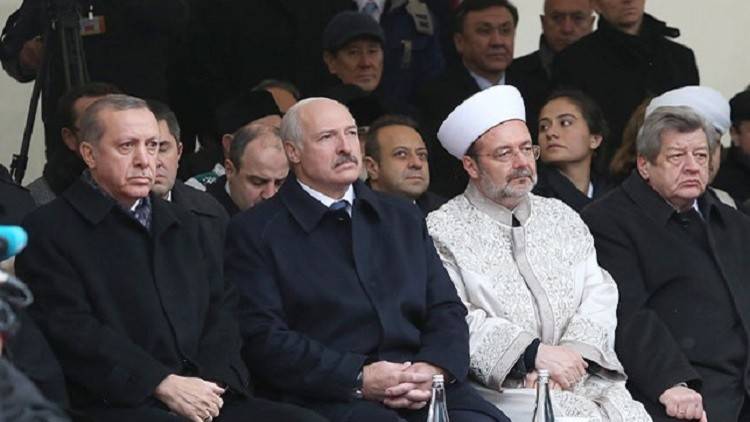 أردوغان يفتتح جامع مينسك ويشيد بالتسامح البيلاروسي