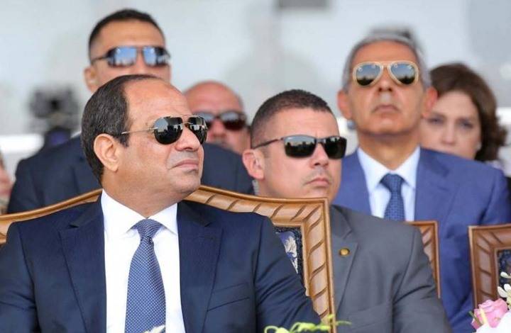 «إيكونوميست»: لماذا انصاع السيسي لشروط صندوق النقد؟