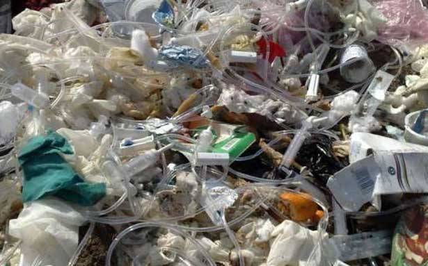 ... اعتصام في الكفور للمطالبة
باستمرار إقفال مكبّ النفايات في البلدة