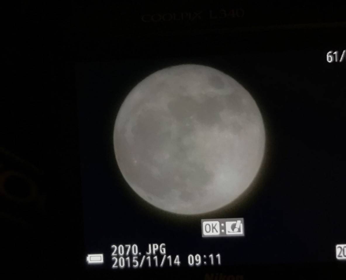 بالفيديو.. القمر العملاق ينير سماء لبنان