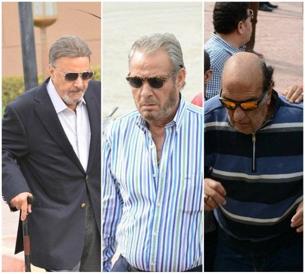 صور مشاهير تحدوا المرض لتوديع صديق العمر محمود عبد العزيز