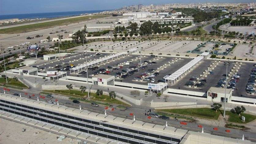 بالصورة في الداخل: ركن سيارته في موقف للسيارات في لبنان لمدة 5 دقائق...وهذا ما اضطر دفعه عند الخروج!!