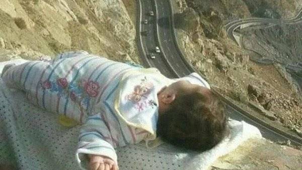 شاهد لماذا تُرك هذا الرضيع على حافة جبل شاهق؟