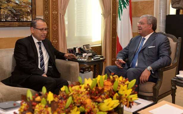 المشنوق عرض التطوّرات
مع النجاري